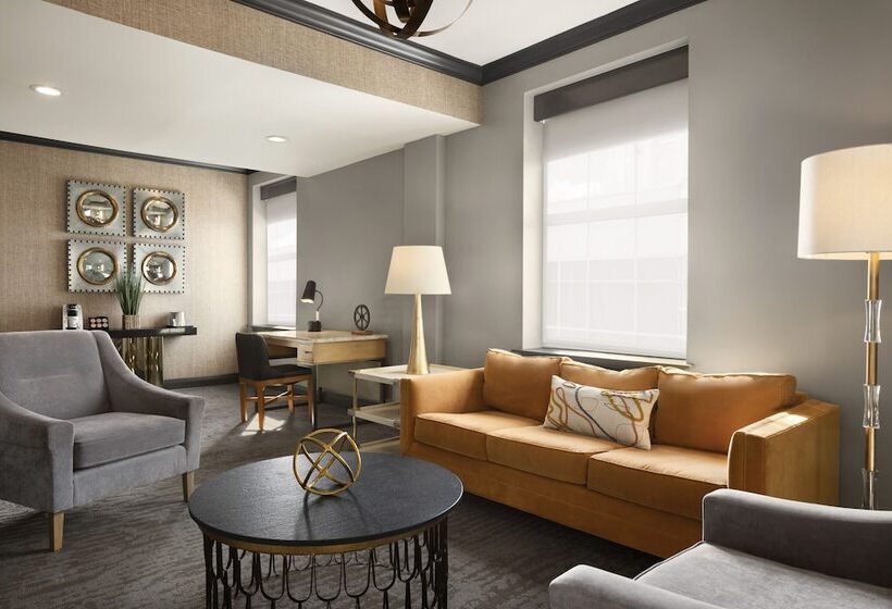 호텔 The Admiral, Downtown Historic District