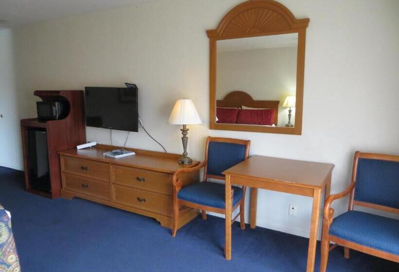 فندق The Monarch Resort