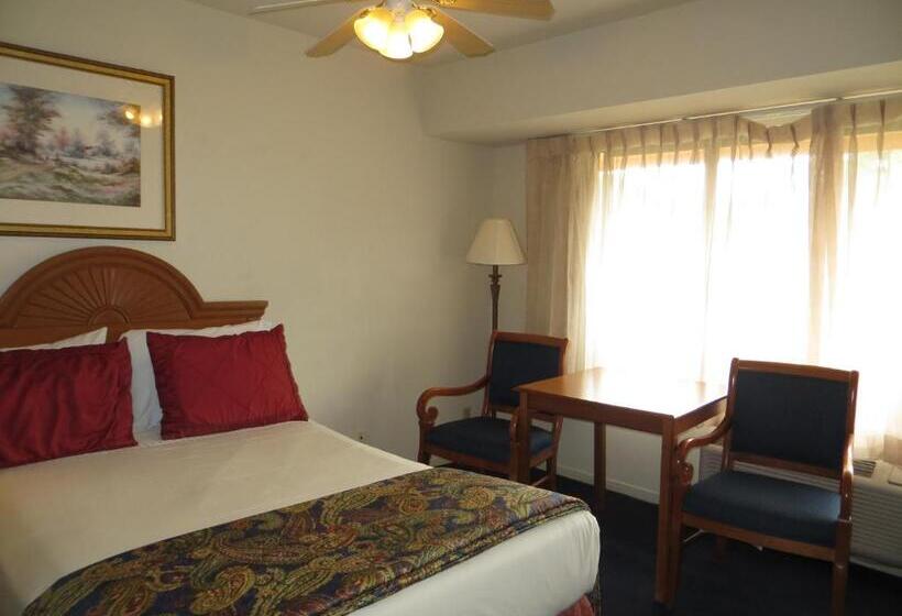 فندق The Monarch Resort