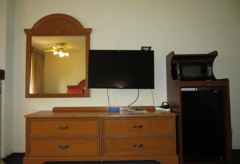 فندق The Monarch Resort