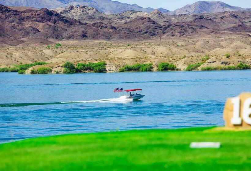 هتل The Nautical Beachfront Resort