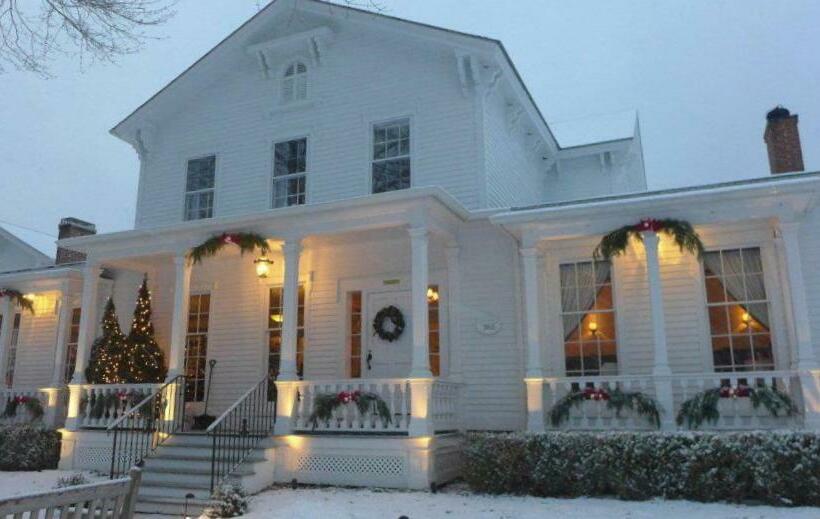 Отель The Old Lyme Inn