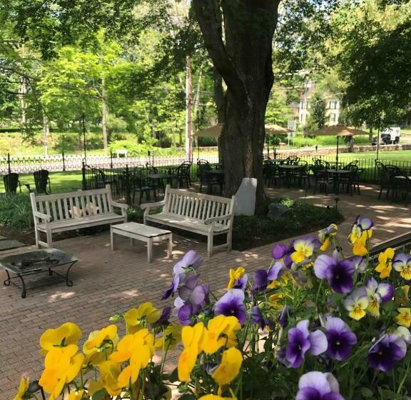 Отель The Old Lyme Inn