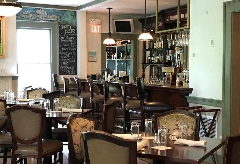 Отель The Old Lyme Inn