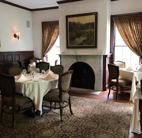 Отель The Old Lyme Inn