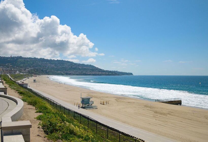 Portofino Hotel & Marina