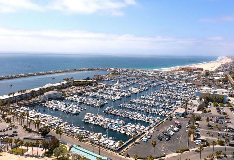 Portofino Hotel & Marina