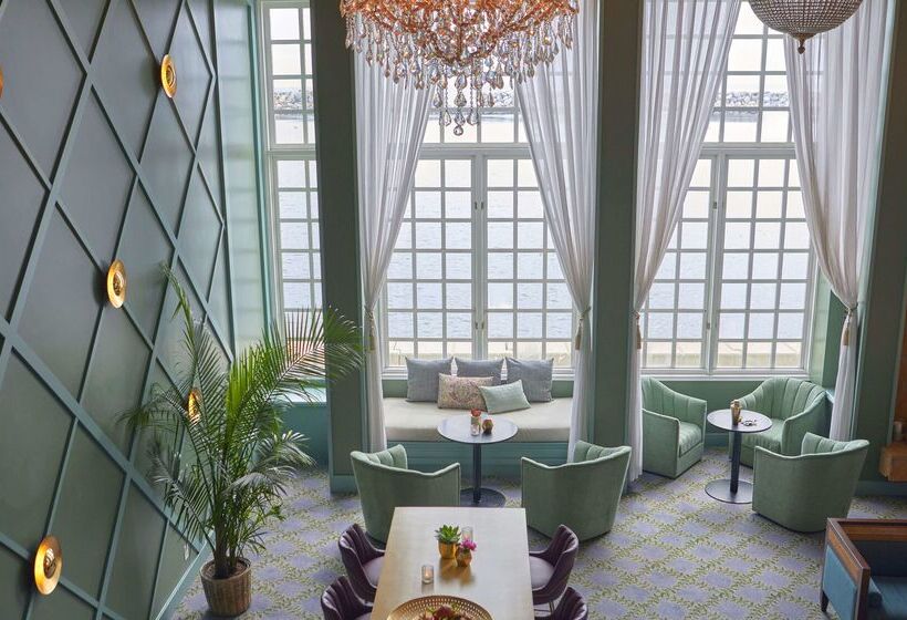 Portofino Hotel & Marina