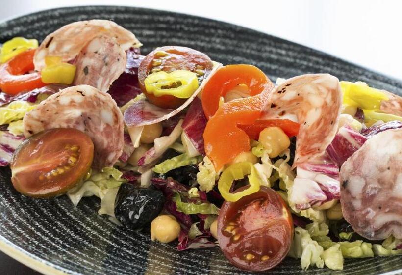 Portofino Hotel & Marina