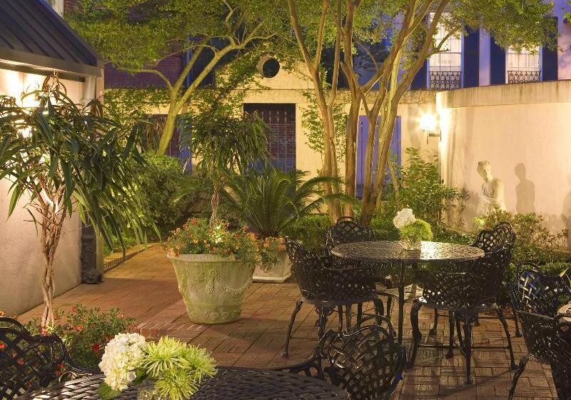 בית מלון כפרי The Presidents' Quarters Inn