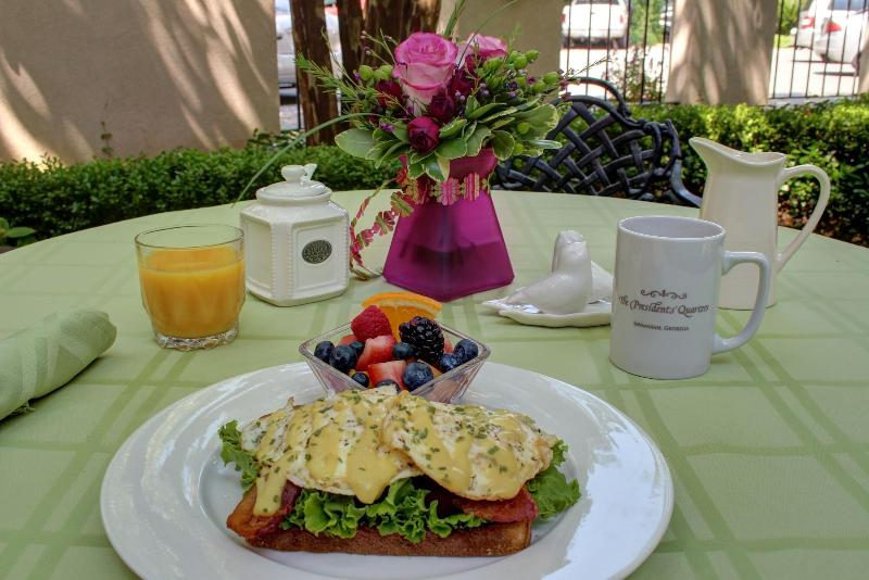 בית מלון כפרי The Presidents' Quarters Inn