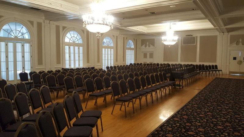 Отель The Queensbury