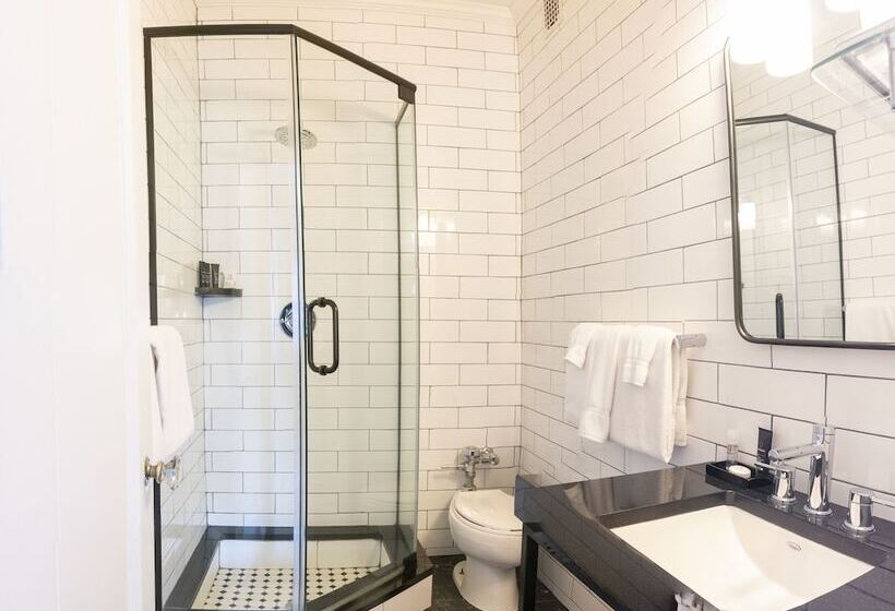 Отель The Queensbury