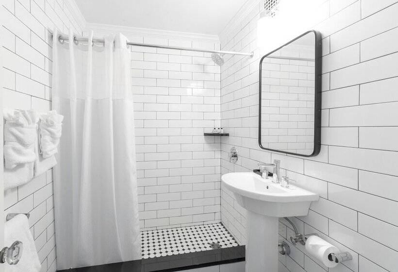 Отель The Queensbury