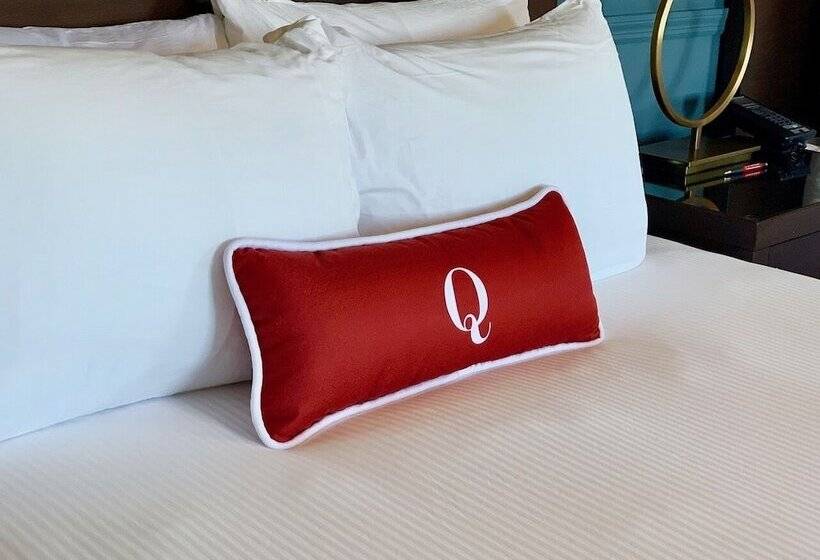 Отель The Queensbury