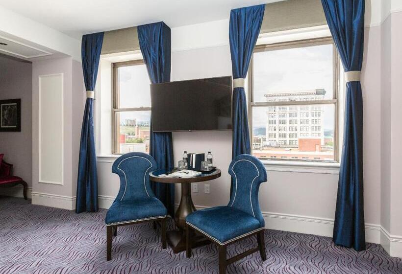 هتل The Read House