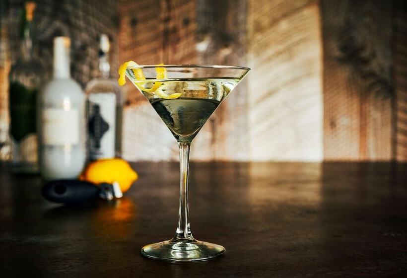 Отель The Royal Sonesta Minneapolis Downtown