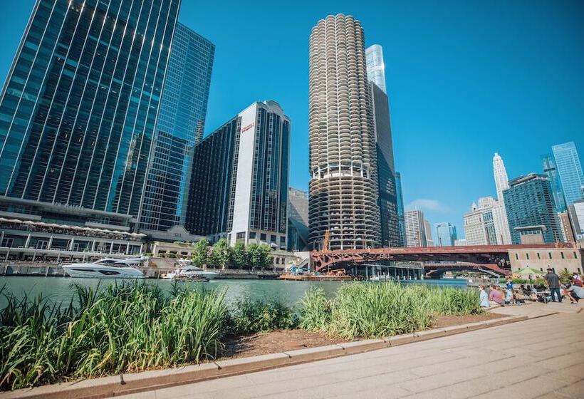 هتل The Westin Chicago River North