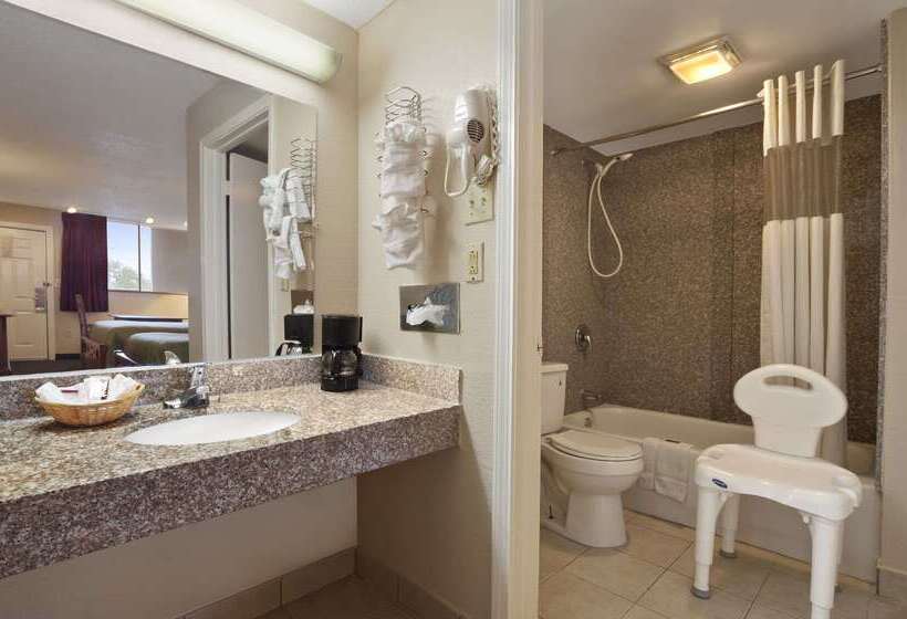 בית מלון כפרי Travelodge By Wyndham New Orleans Harvey