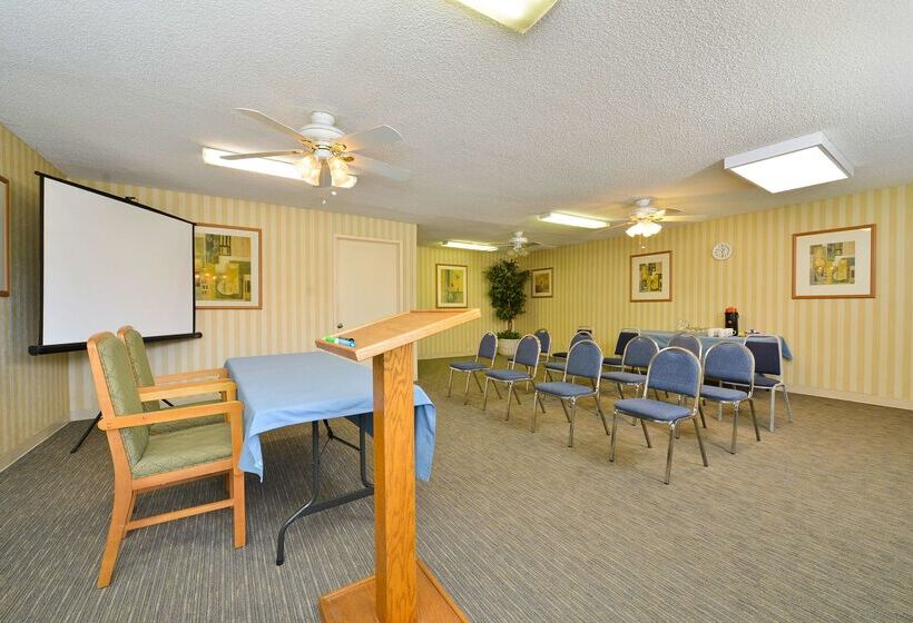 فندق Travelodge By Wyndham Palm Springs