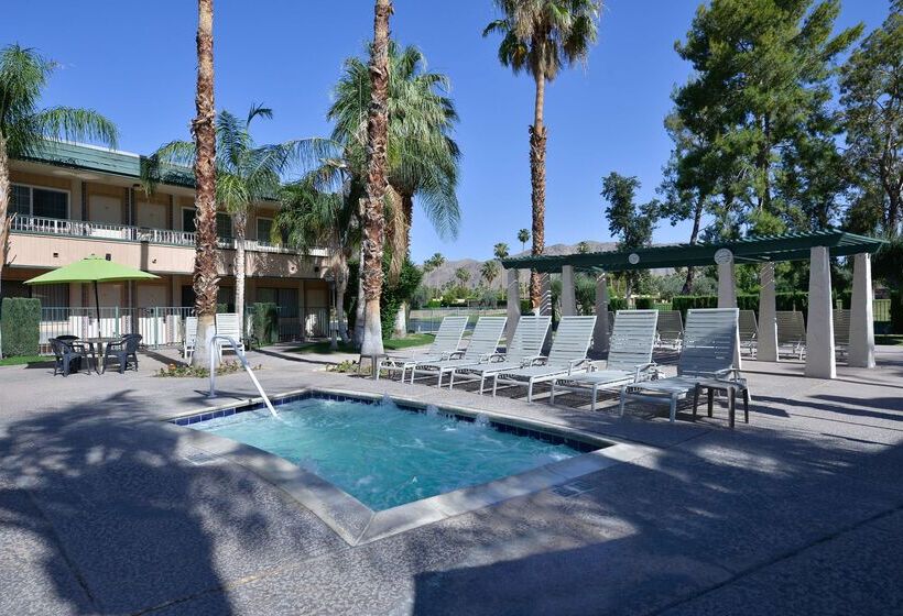 فندق Travelodge By Wyndham Palm Springs