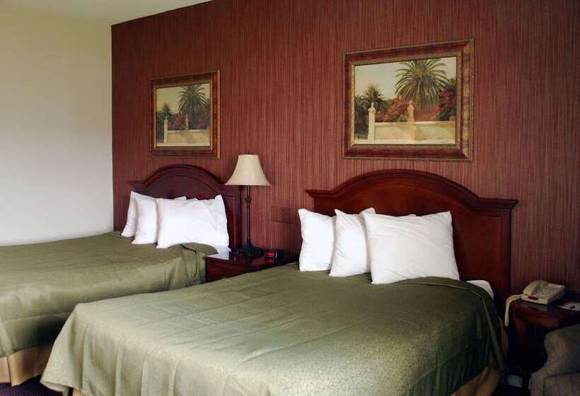 فندق Travelodge By Wyndham Watertown