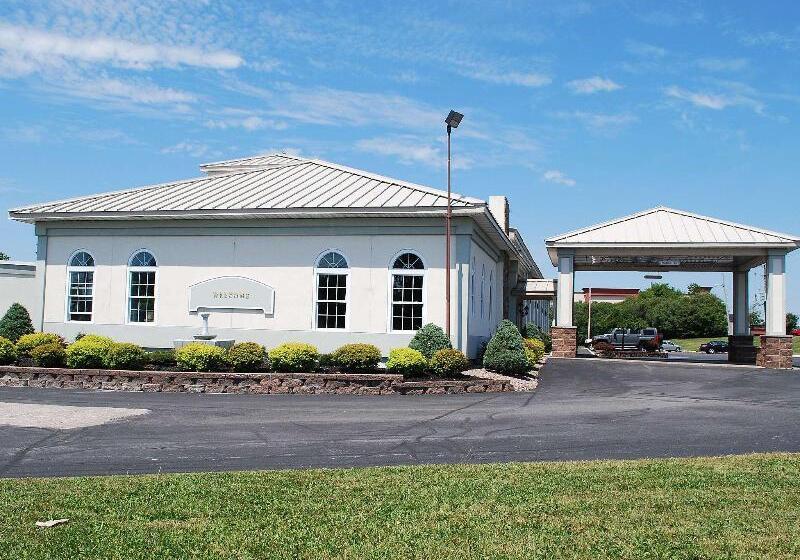 فندق Travelodge By Wyndham Watertown