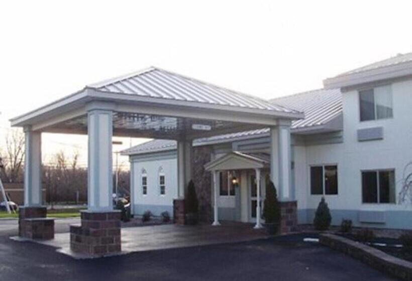 فندق Travelodge By Wyndham Watertown