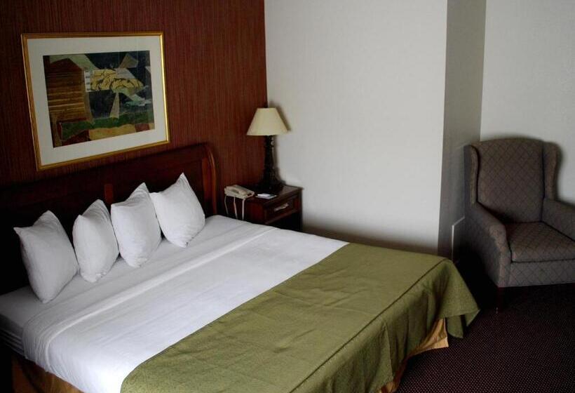 فندق Travelodge By Wyndham Watertown