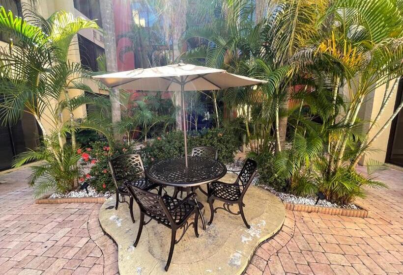 فندق Tropical Palms