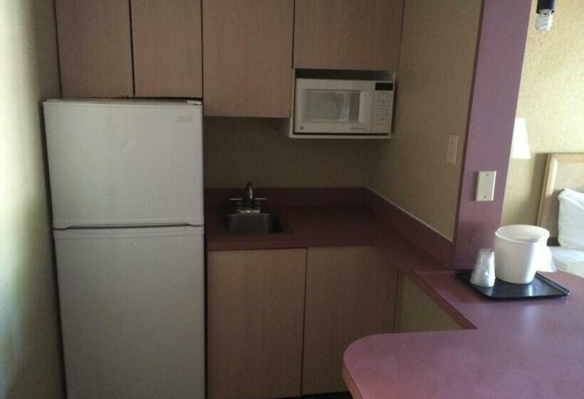 בית מלון כפרי Valuelodge Busch Gardens  Tampa