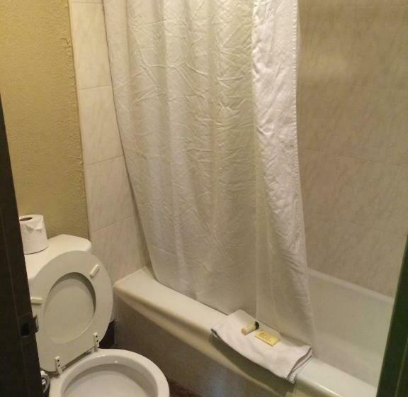 בית מלון כפרי Valuelodge Busch Gardens  Tampa