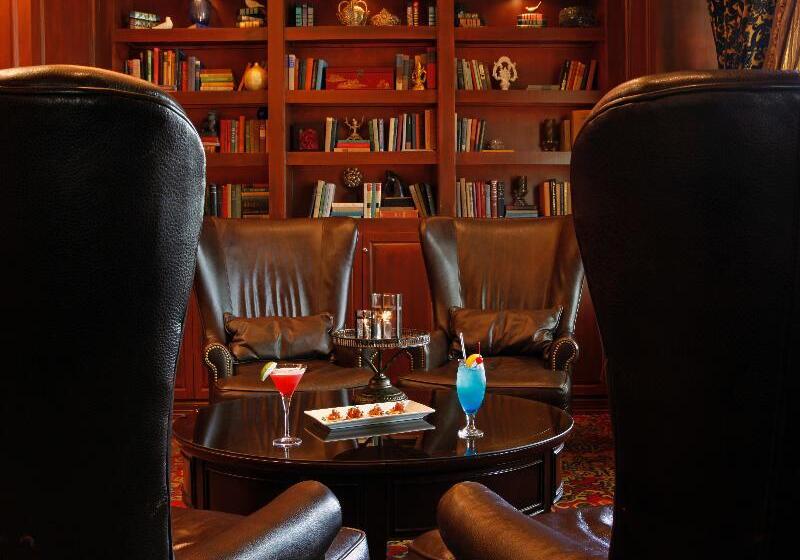 호텔 Warwick Melrose