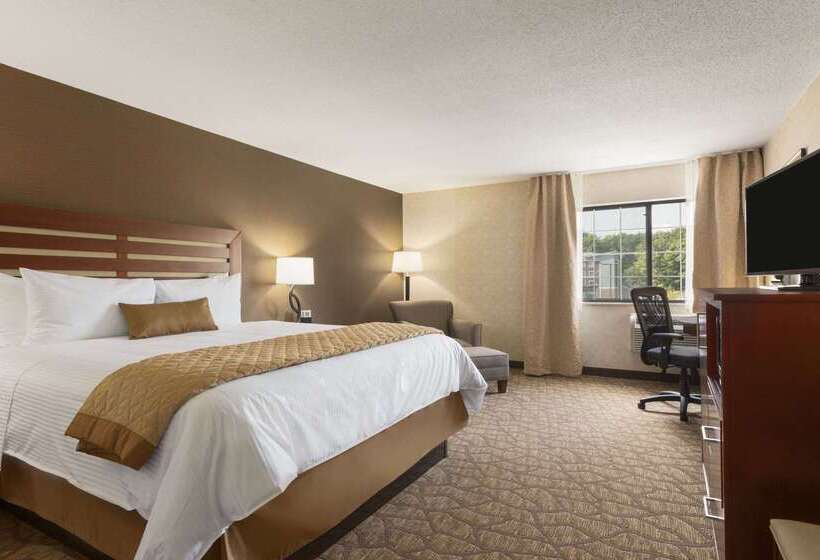 فندق Wyndham Garden Grand Rapids Airport