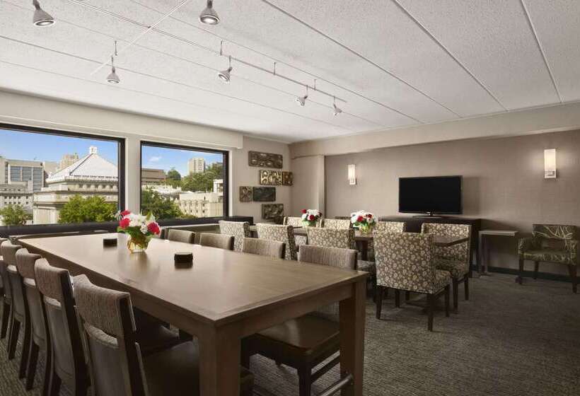 فندق Wyndham Garden Midland