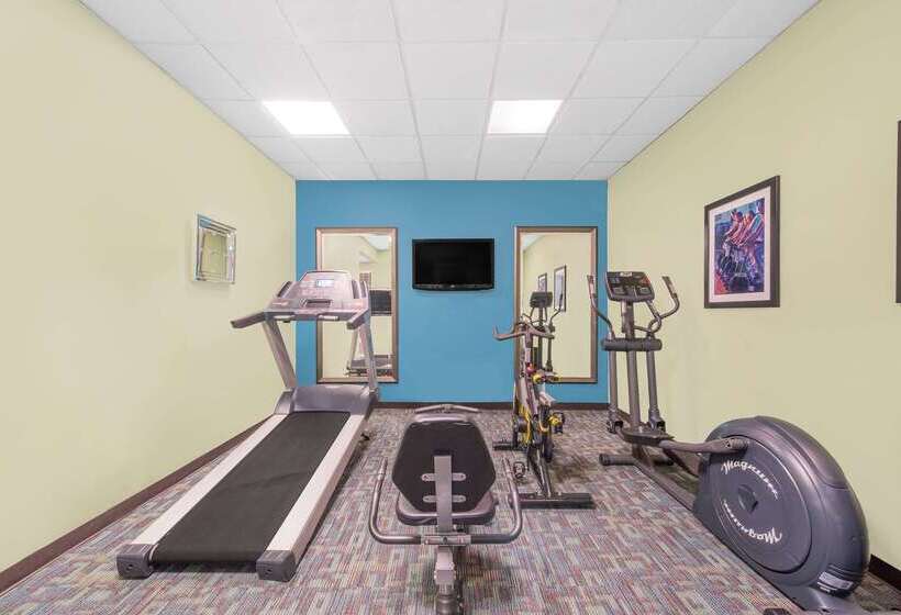 فندق Wyndham Garden Midland