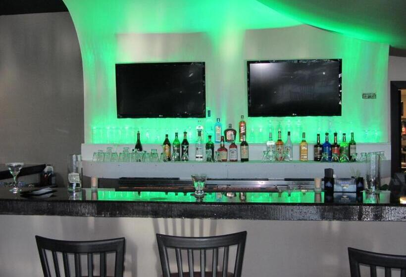 فندق Wyndham Garden Midland