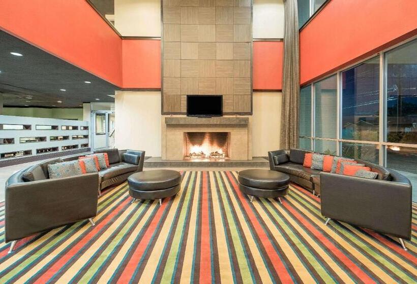 فندق Wyndham Garden Midland