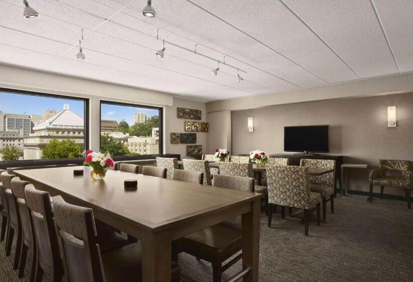 فندق Wyndham Garden Midland