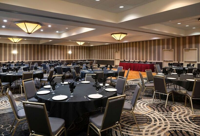 Отель Wyndham Phoenix Airport   Tempe