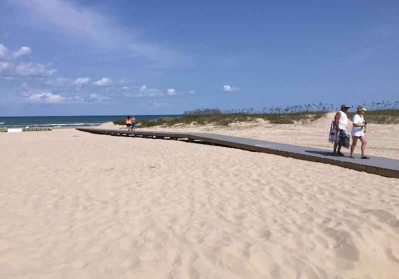 Isla Grand Beach Resort