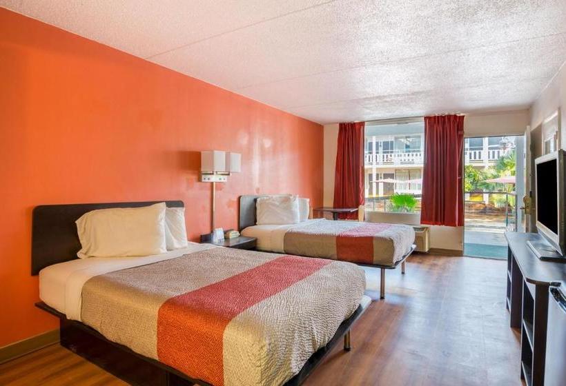 Motel 6 Sweetwater Tn