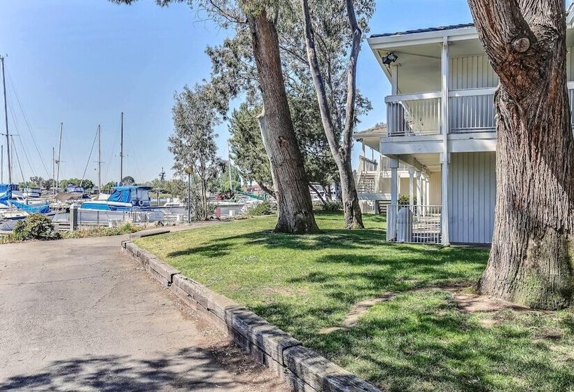 Motel 6oakland, Ca  Embarcadero