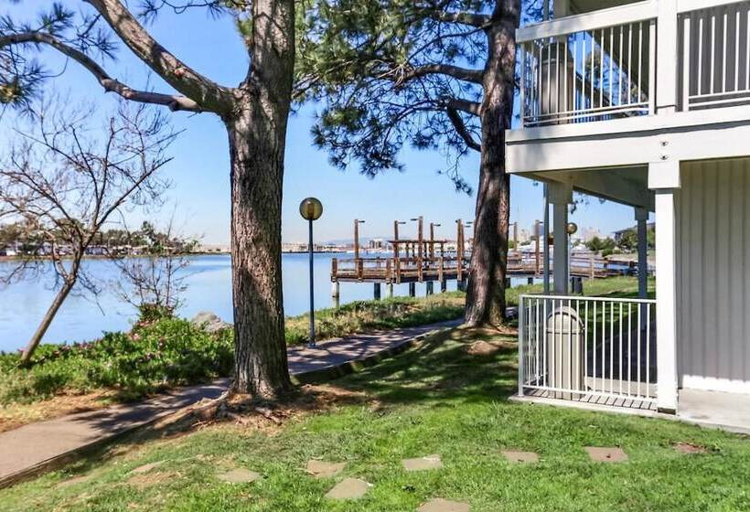 Motel 6oakland, Ca  Embarcadero