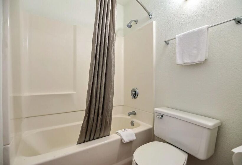 Motel 6oakland, Ca  Embarcadero