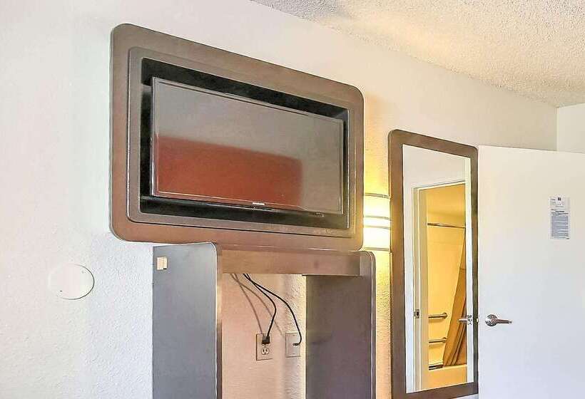 Motel 6oakland, Ca  Embarcadero