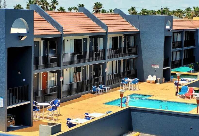 فندق على الطريق South Padre Island Lodge