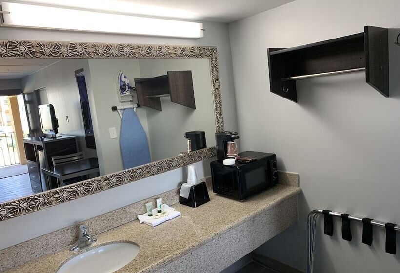 فندق على الطريق South Padre Island Lodge