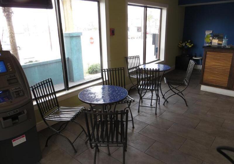 فندق على الطريق South Padre Island Lodge