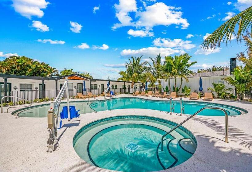 מוטל Pelican Post At Anna Maria Island Inn